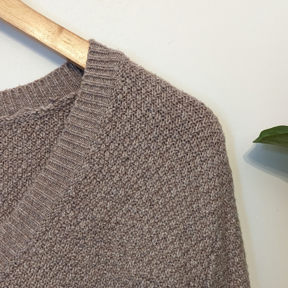 Universal Thread | Knit V-Neck Sweater Oversized - Picture 6 of 10